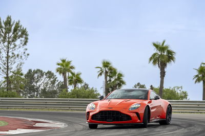 Aston Martin Vantage - front