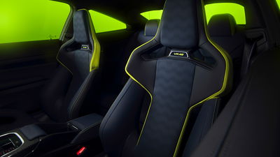BMW M4 CS Edition VR46, seats